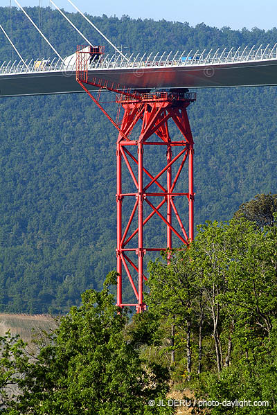 Viaduc de Millau, 2004-05